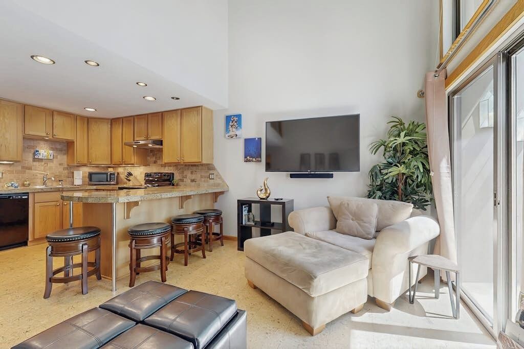 Photo of Livingroom in Elkhorn Village