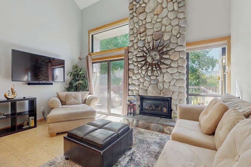 Photo of Livingroom in Elkhorn Village