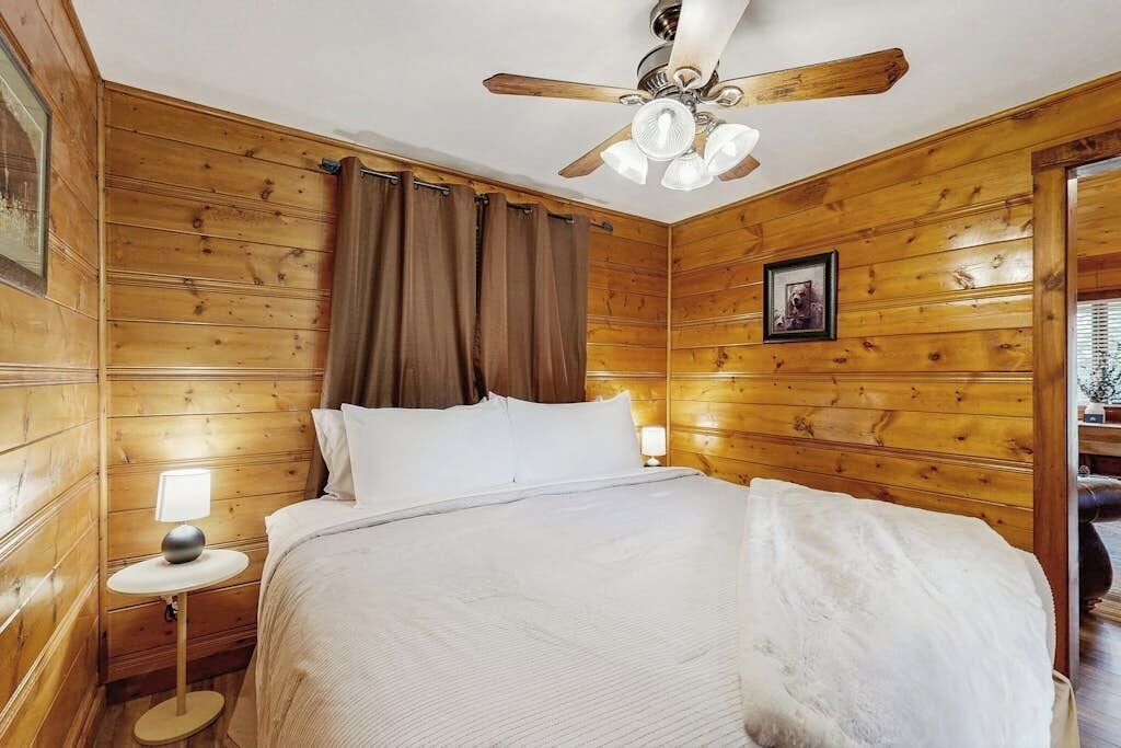 Photo of Bedroom in Woods Bay