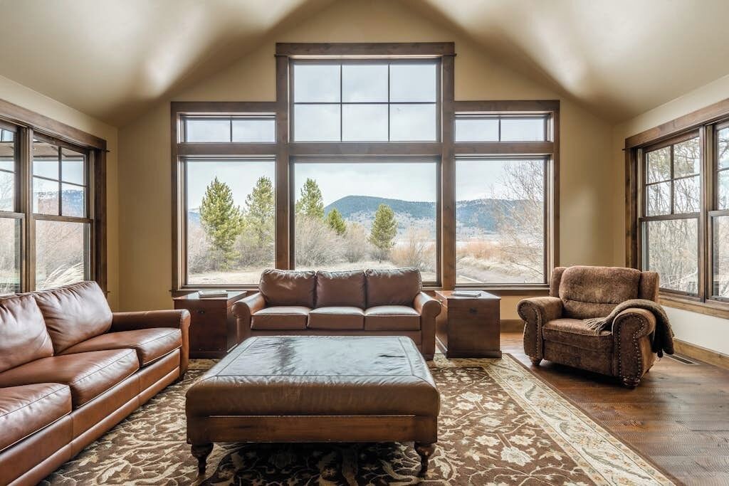 Photo of Livingroom in West Yellowstone