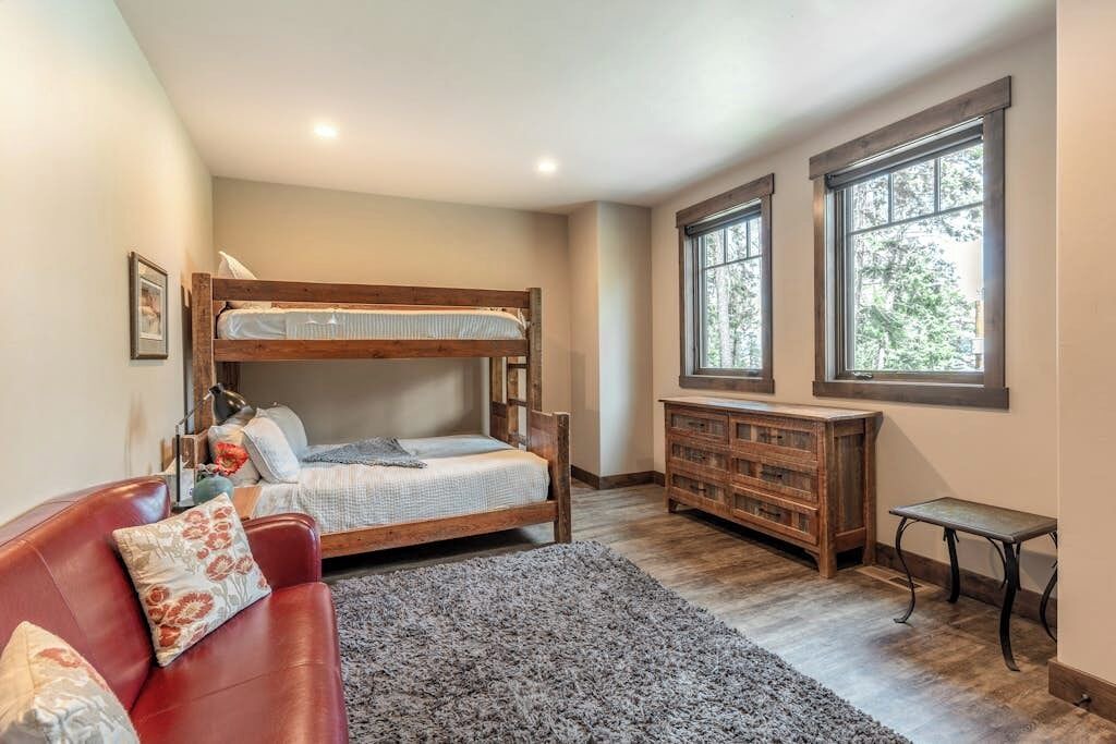 Photo of Bedroom in Lakeside