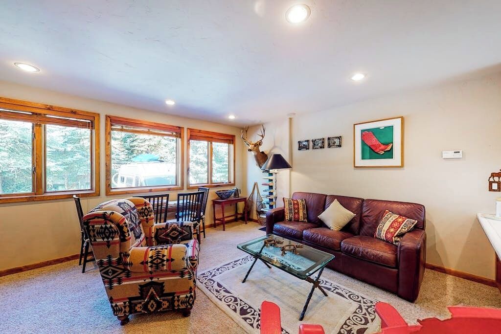 Photo of Livingroom in Warm Springs