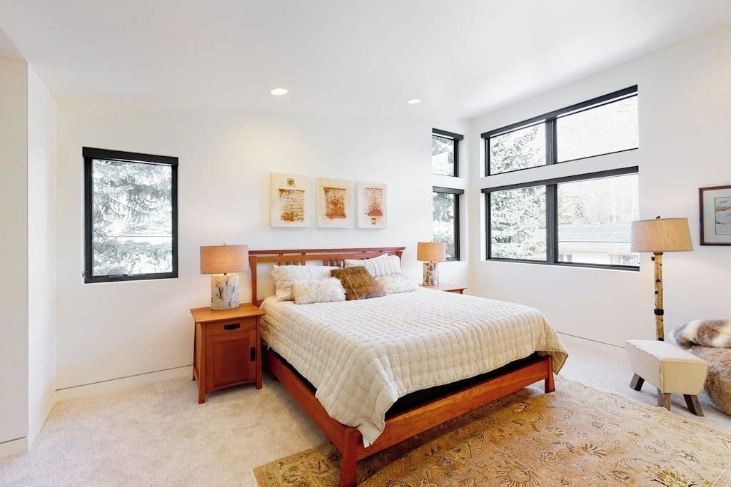Photo of Bedroom in Warm Springs