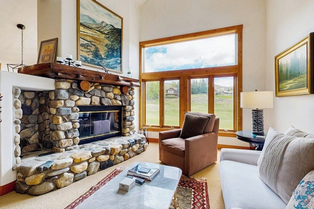 Photo of Livingroom in Elkhorn Village