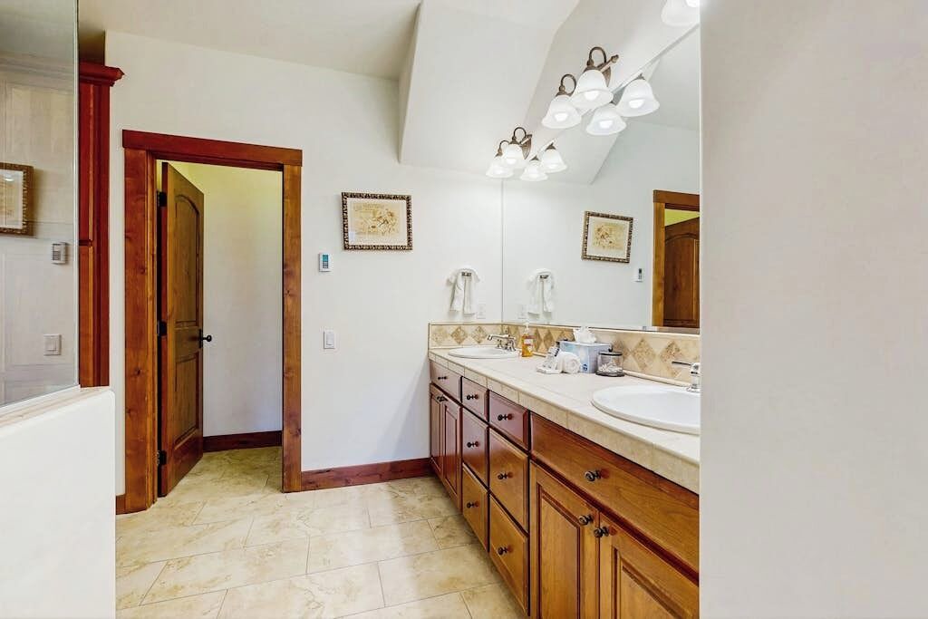 Photo of Bathroom in Elkhorn Village