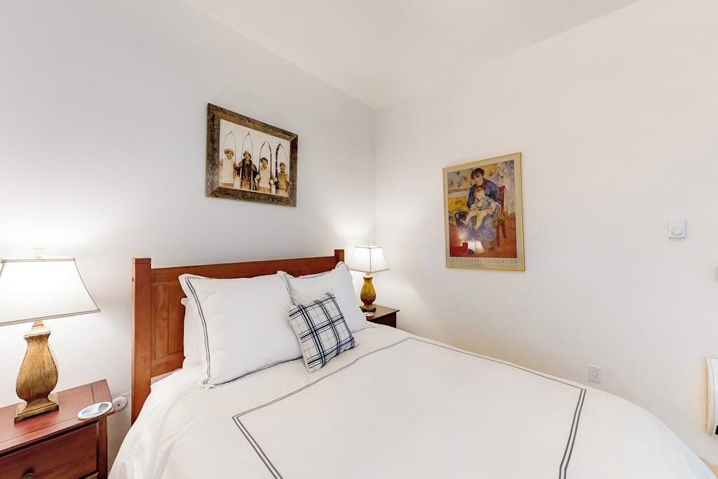 Photo of Bedroom in Elkhorn Village