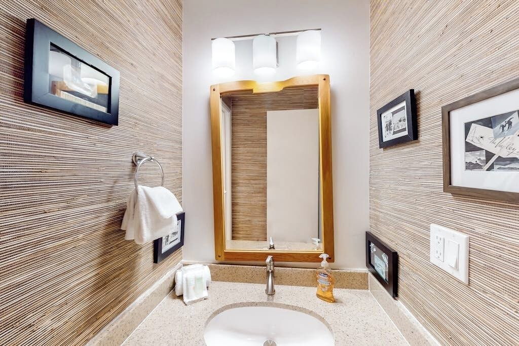 Photo of Bathroom in Elkhorn Village