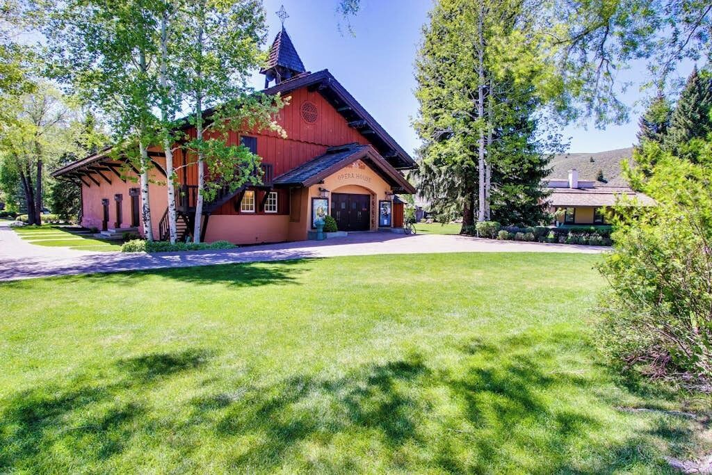 Photo of Outdoor in Elkhorn Village