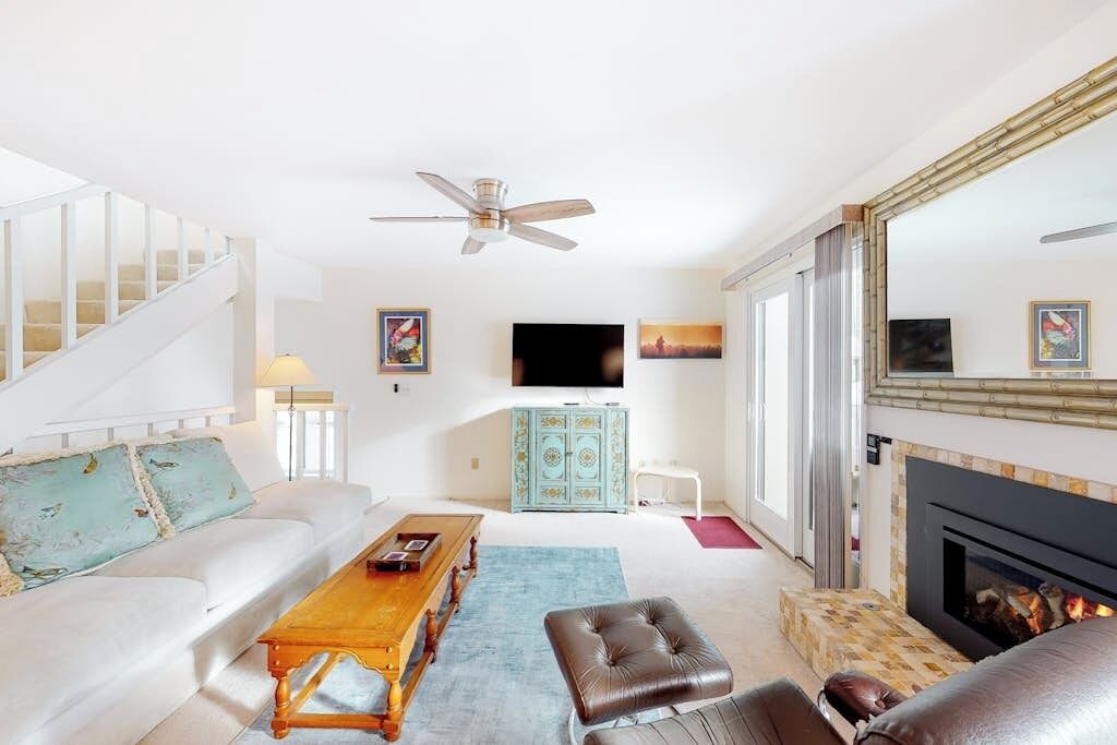 Photo of Livingroom in Elkhorn Village