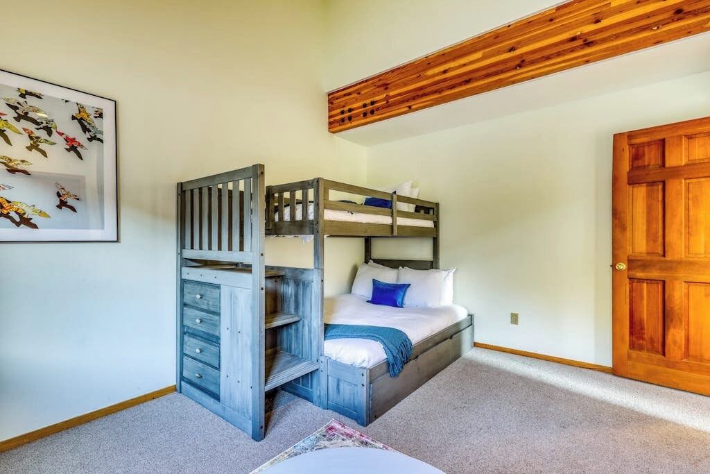 Photo of Bedroom in Warm Springs