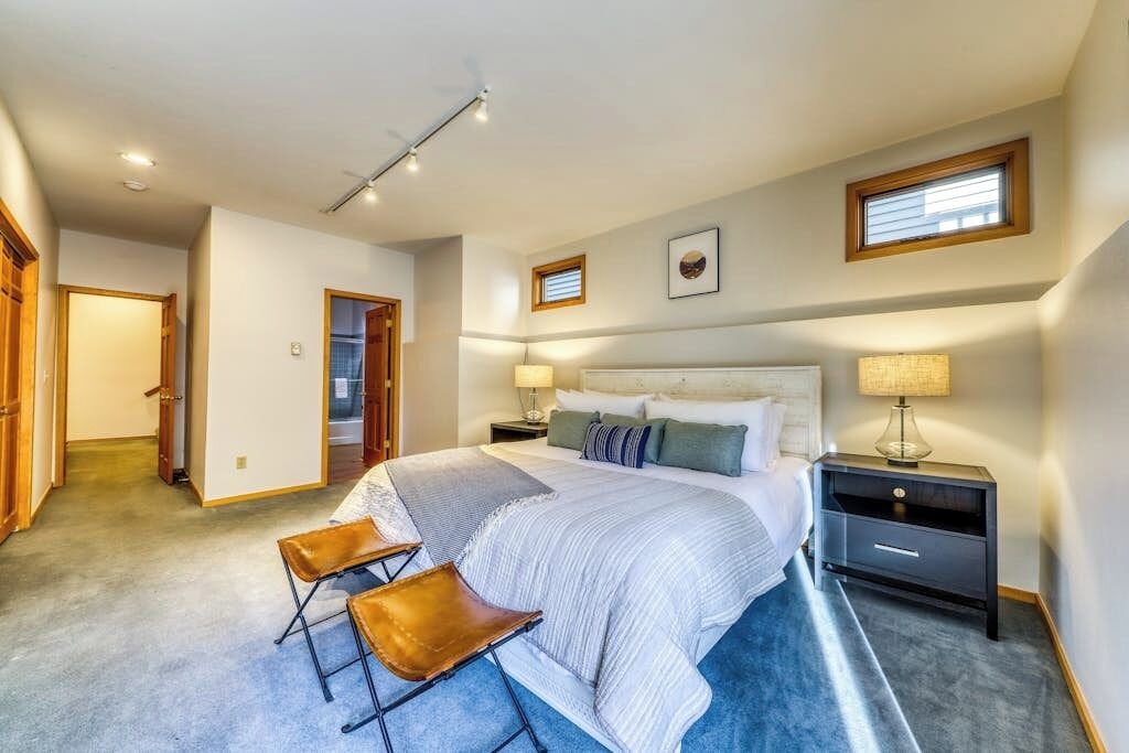 Photo of Bedroom in Warm Springs