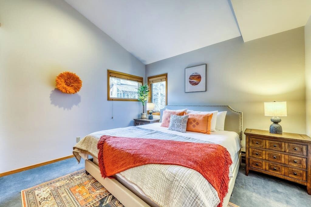 Photo of Bedroom in Warm Springs