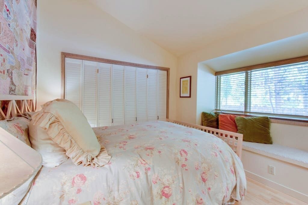 Photo of Bedroom in Warm Springs