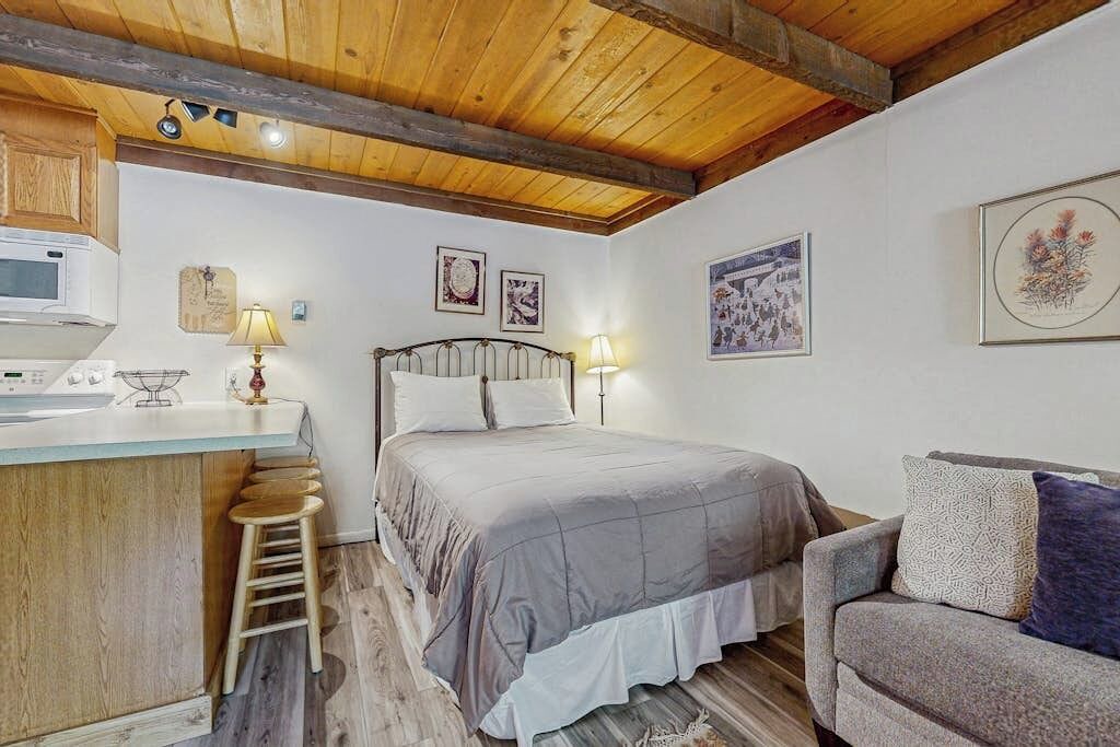 Photo of Bedroom in Elkhorn