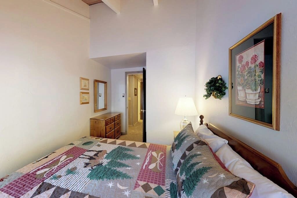Photo of Bedroom in Warm Springs