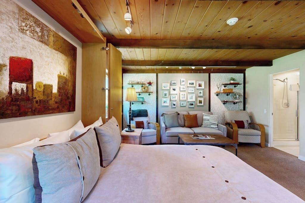Photo of Bedroom in Elkhorn