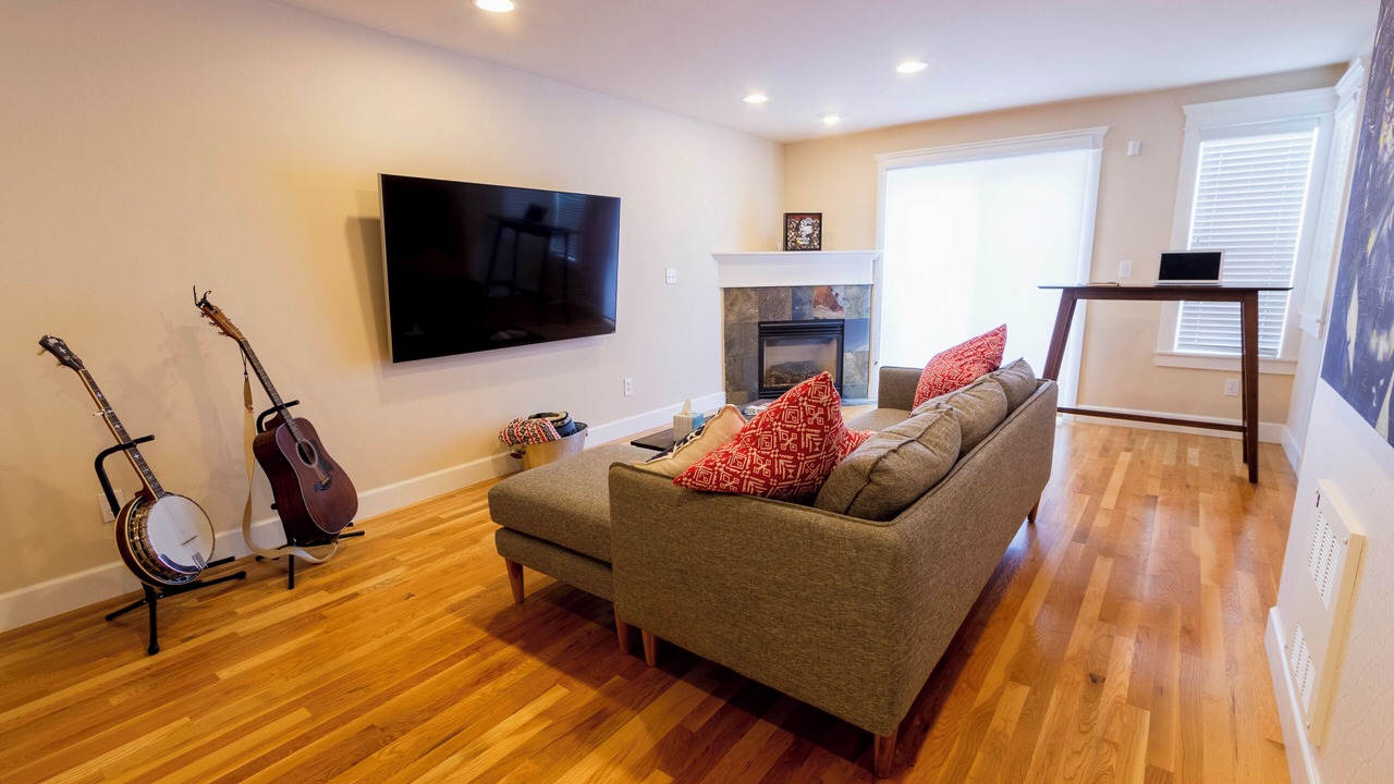 Photo of Livingroom in East Queen Anne