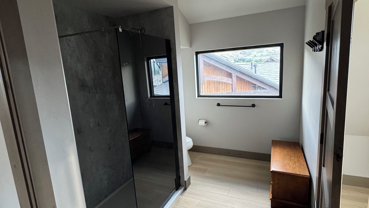 Photo of Bathroom in Wapiti