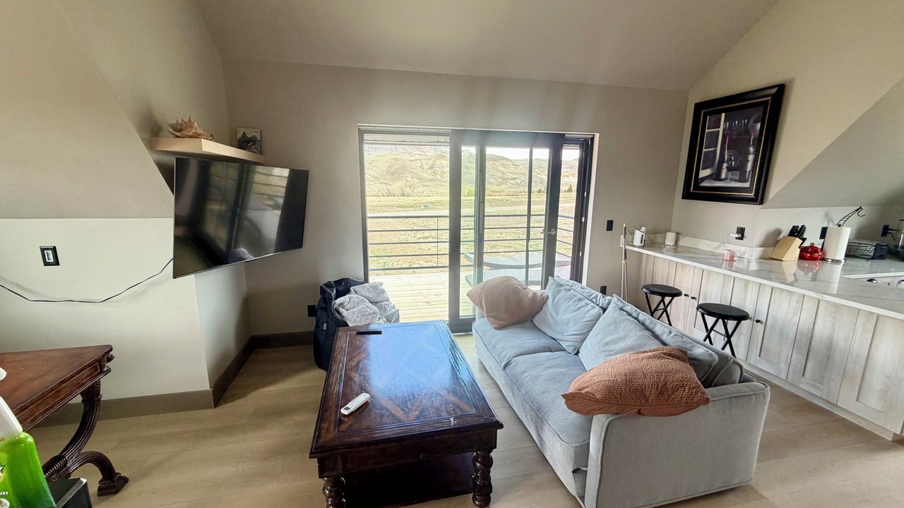 Photo of Livingroom in Wapiti