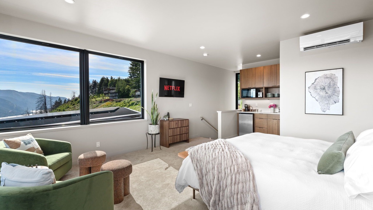 Photo of Bedroom in Underwood