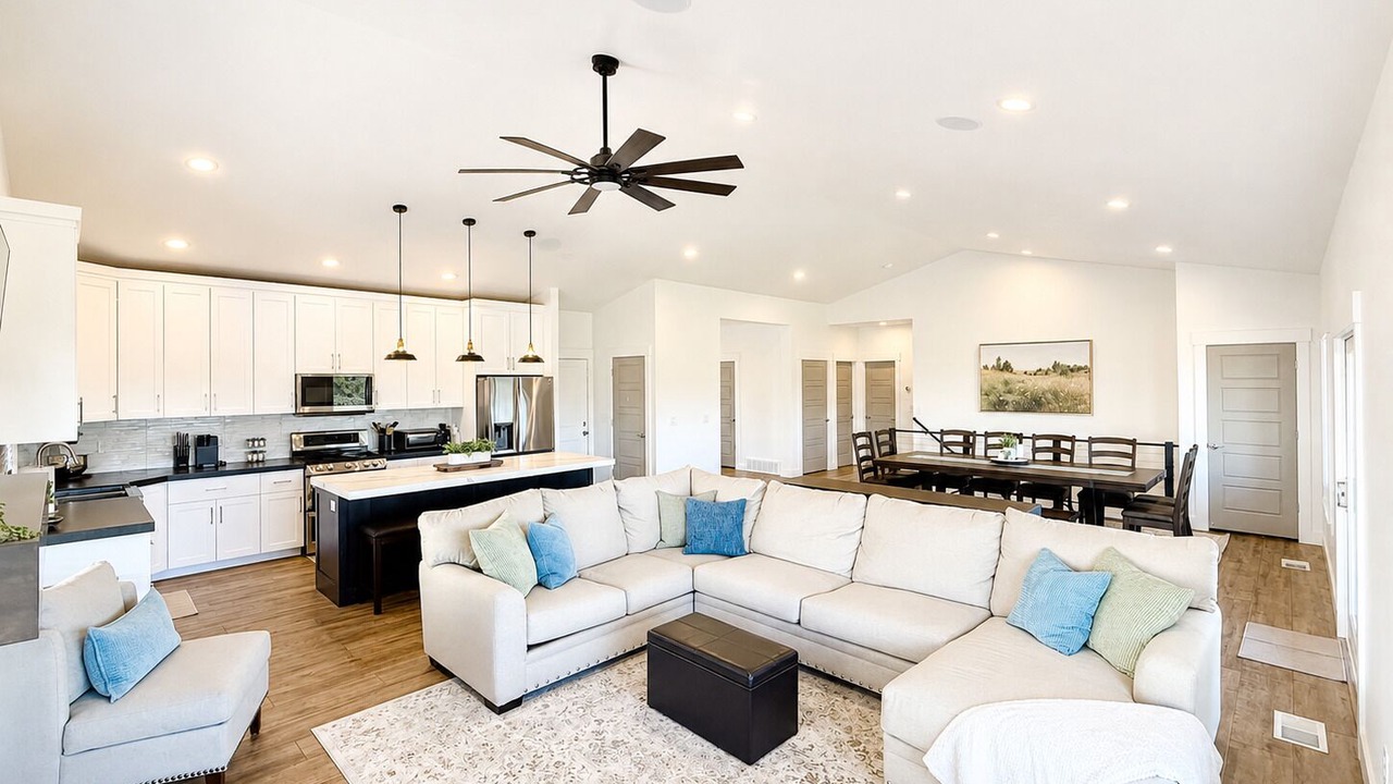 Photo of Livingroom in Sweetwater