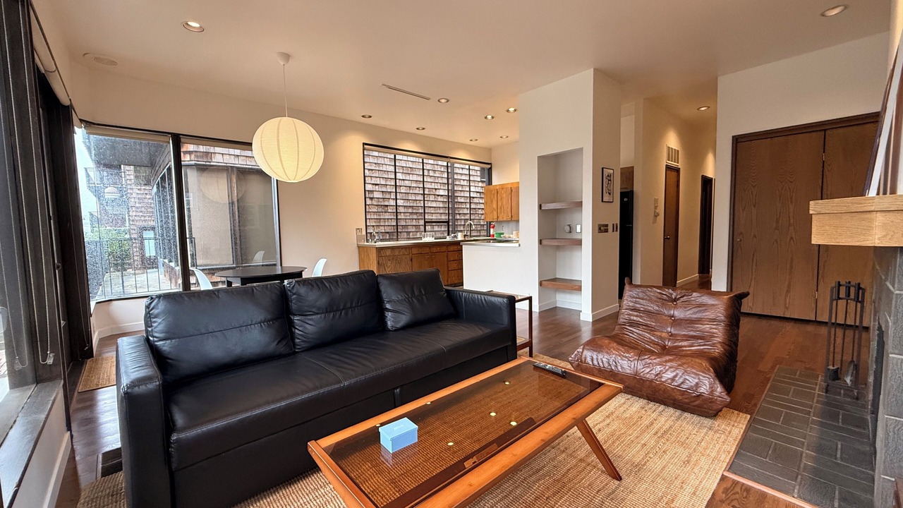 Photo of Livingroom in Westlake