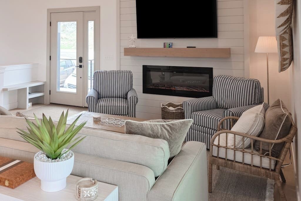 Photo of Livingroom in Sweetwater