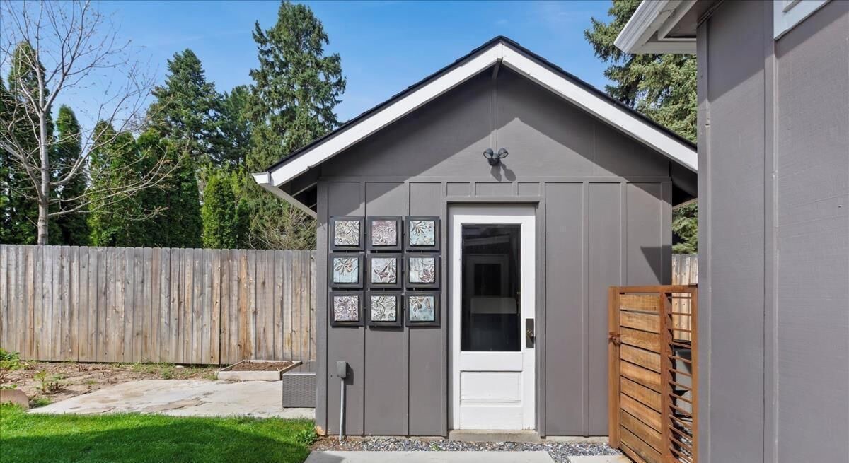 Photo of Outdoor in Depot Bench