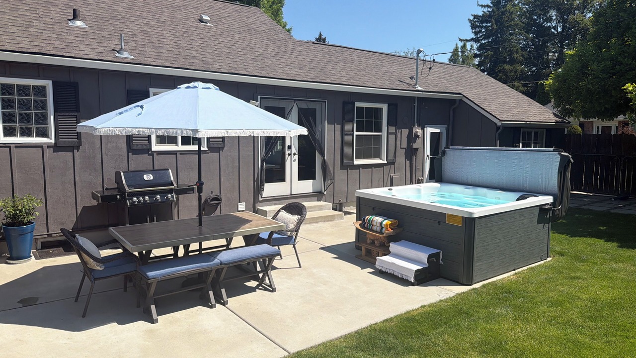 Photo of Outdoor in Depot Bench