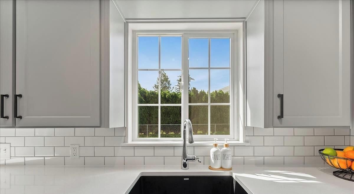 Photo of Kitchen in Depot Bench