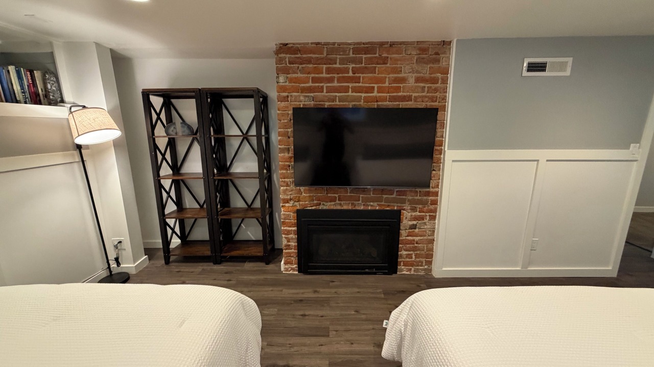 Photo of Bedroom in Depot Bench