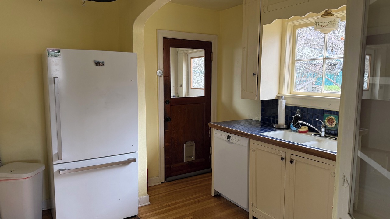 Photo of Kitchen in Lower Rattlesnake
