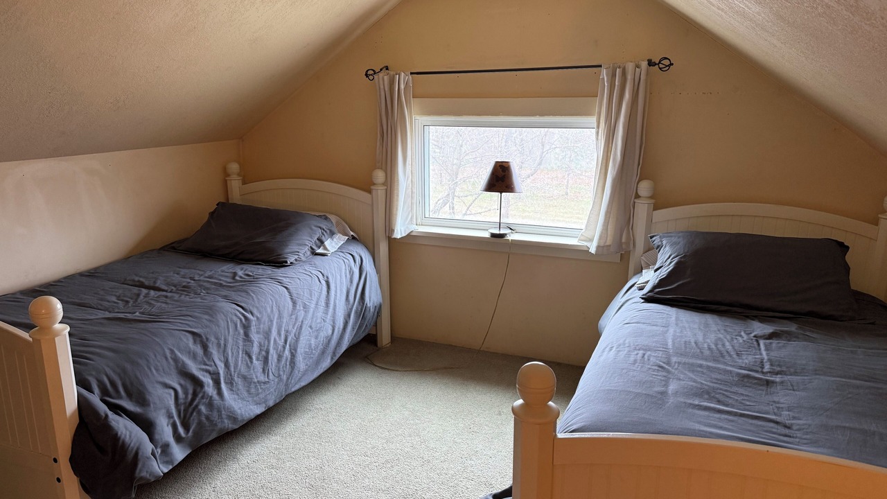 Photo of Bedroom in Lower Rattlesnake