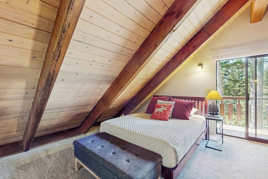 Photo of Bedroom in Roslyn Ridge