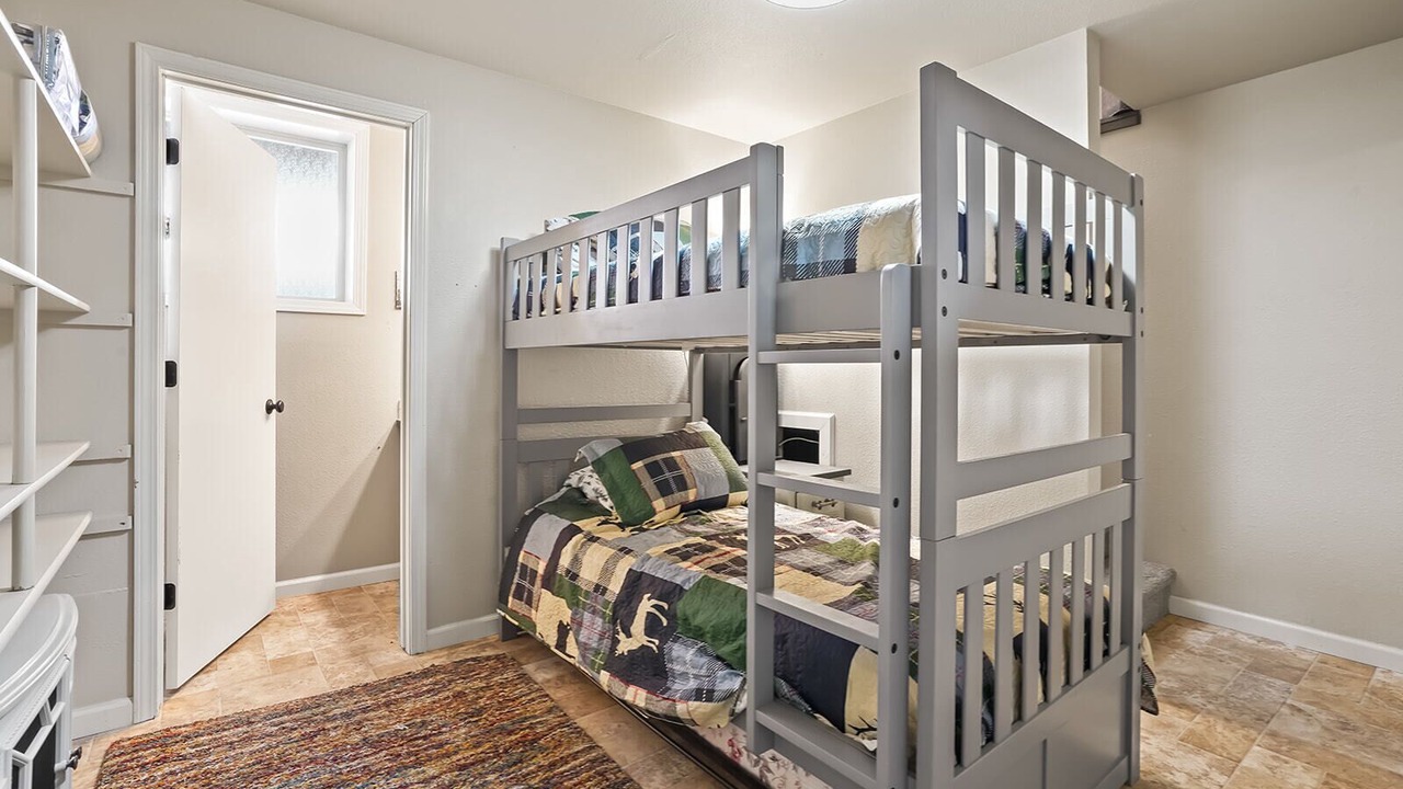 Photo of Bedroom in Garden Valley