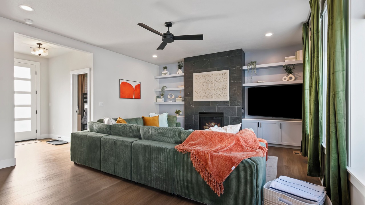Photo of Livingroom in West Valley