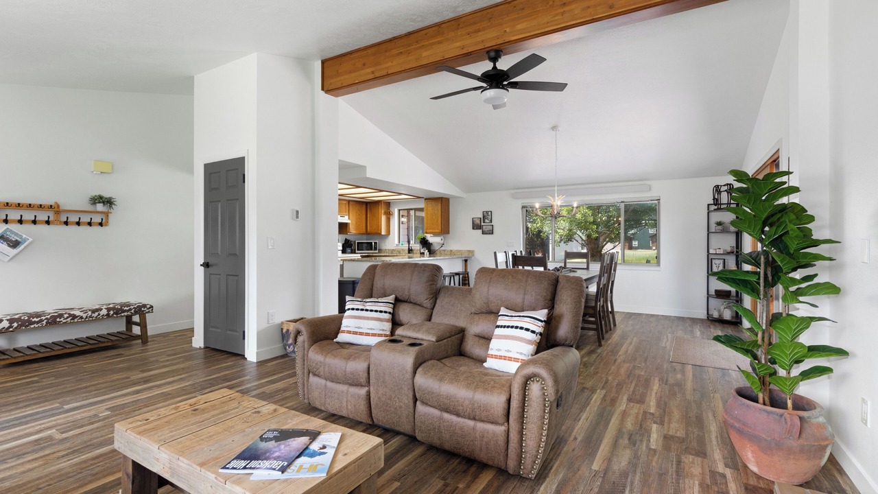 Photo of Livingroom in Alpine Northwest