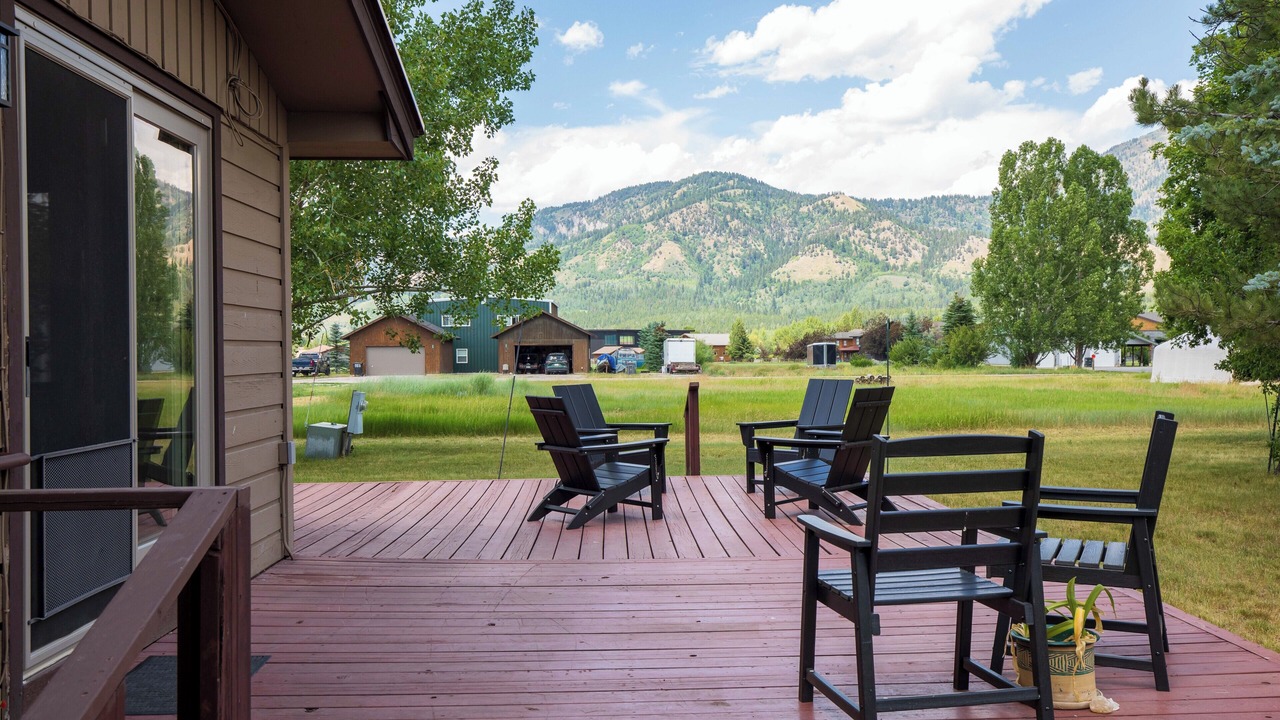 Photo of Patio Balcony in Alpine Northwest