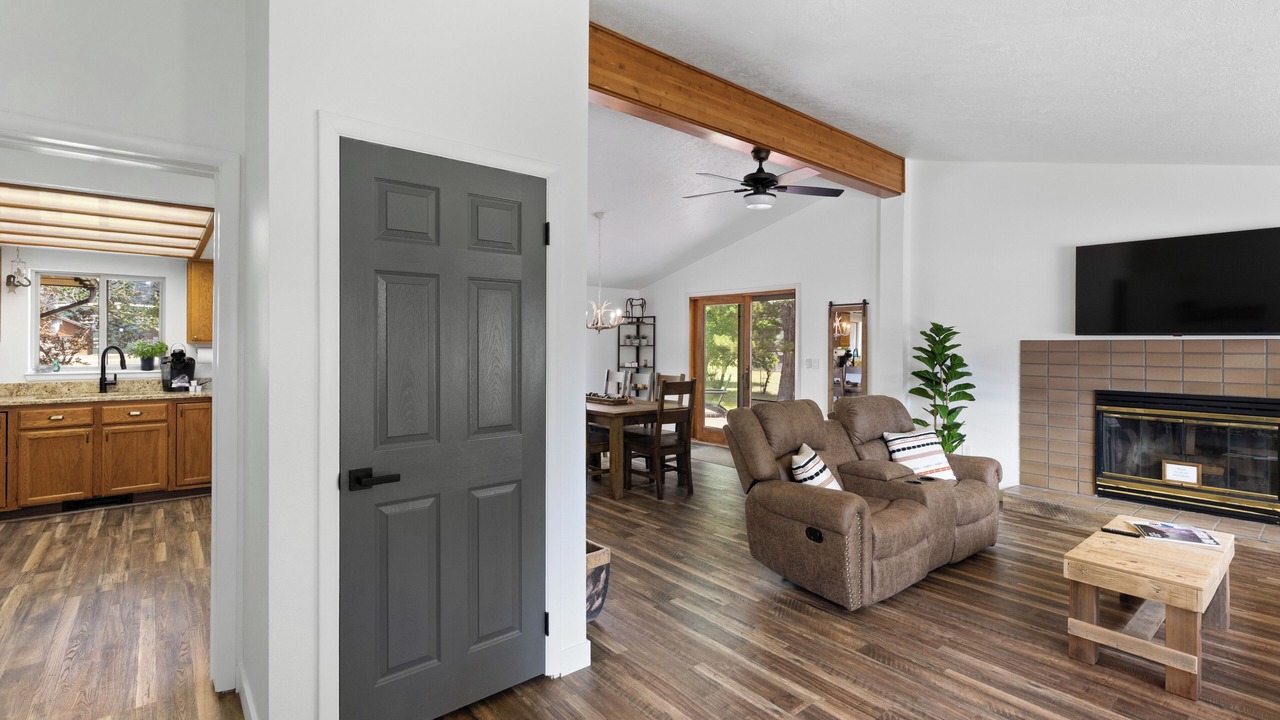 Photo of Livingroom in Alpine Northwest