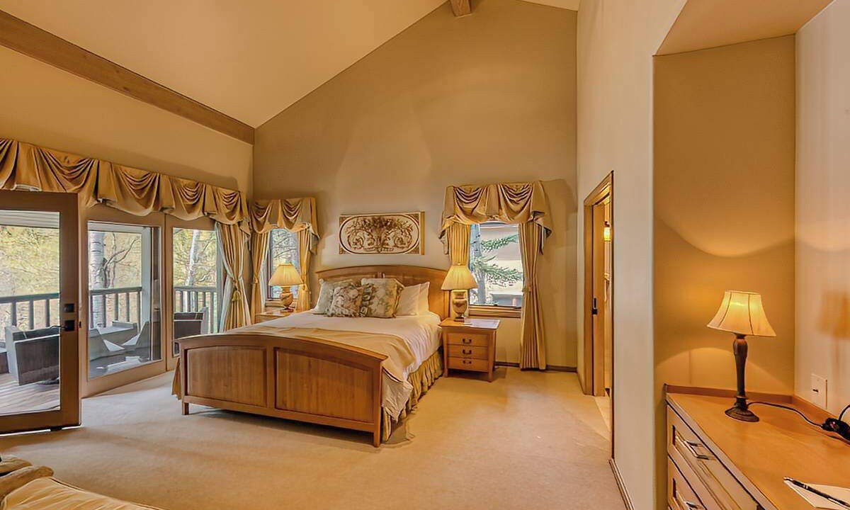 Photo of Bedroom in Warm Springs
