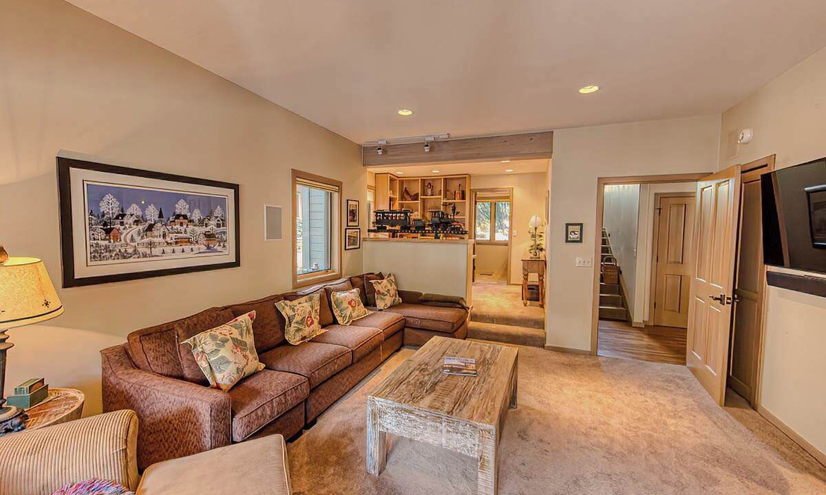 Photo of Livingroom in Warm Springs