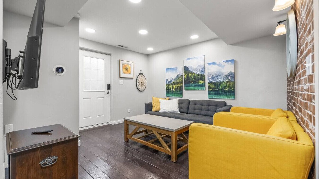 Photo of Livingroom in Lakeview