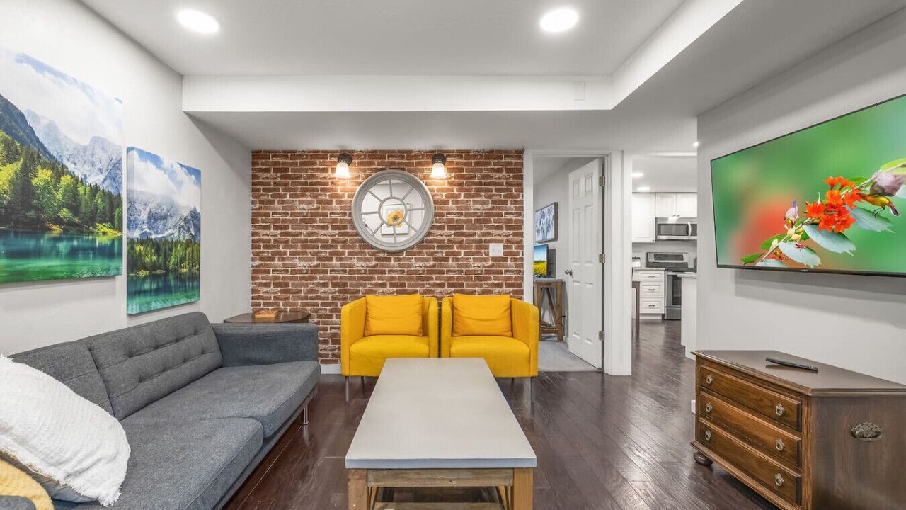 Photo of Livingroom in Lakeview