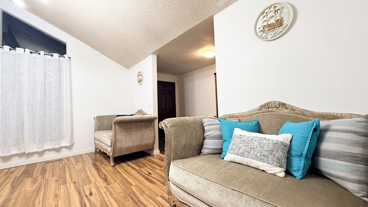 Photo of Livingroom in Viewpoint