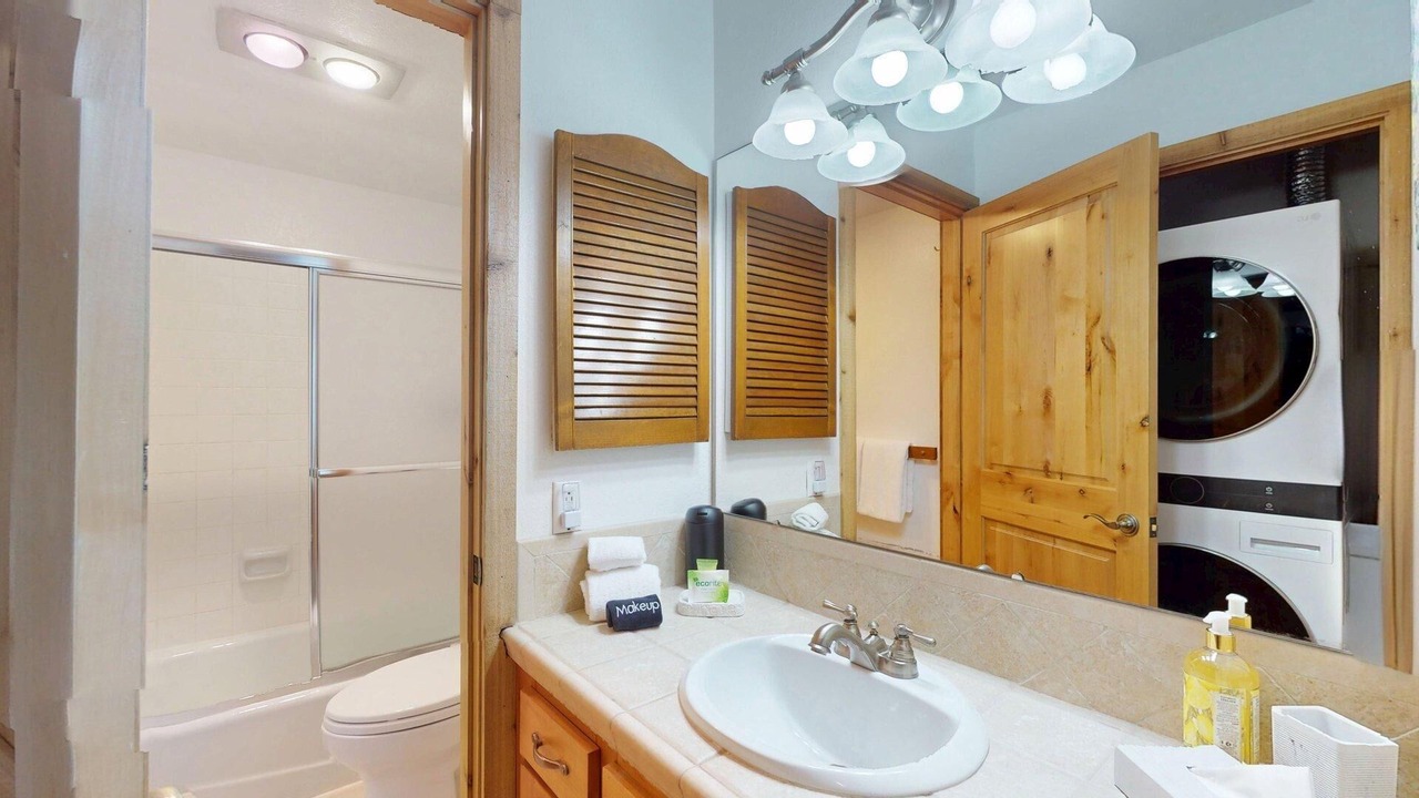 Photo of Bathroom in Elkhorn Village