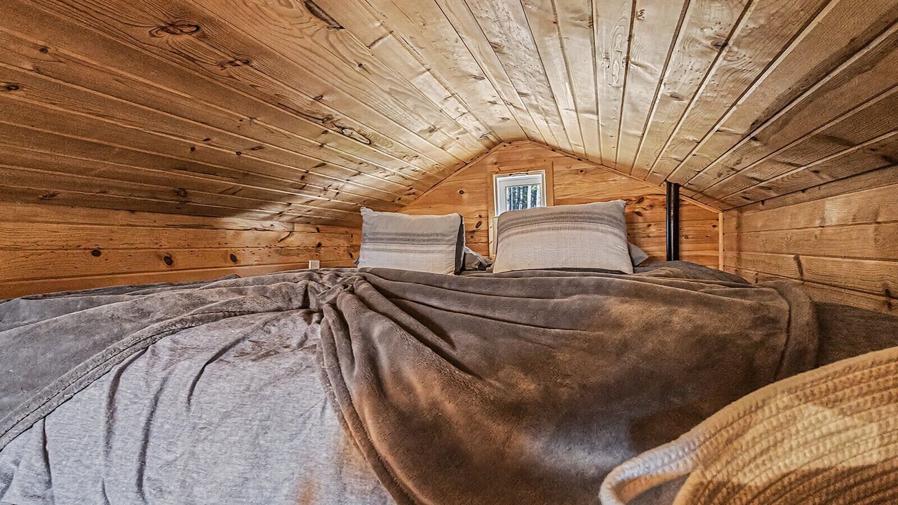 Photo of Bedroom in Garden Valley