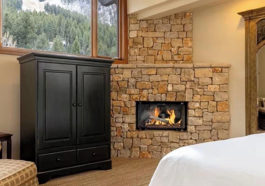 Photo of Bedroom in Warm Springs