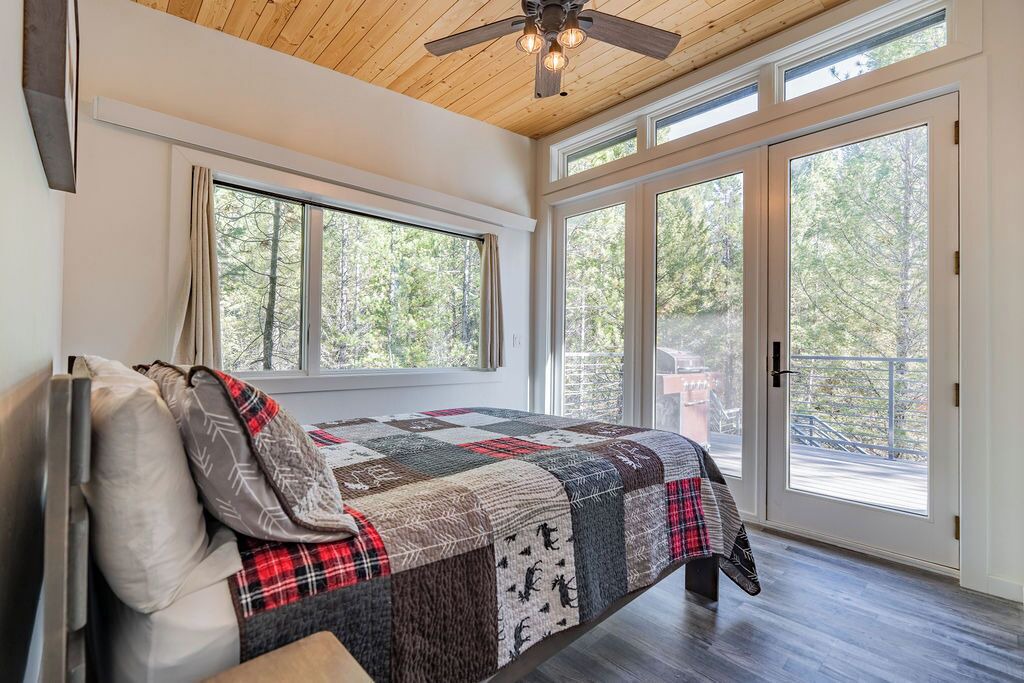 Photo of Bedroom in Island Park