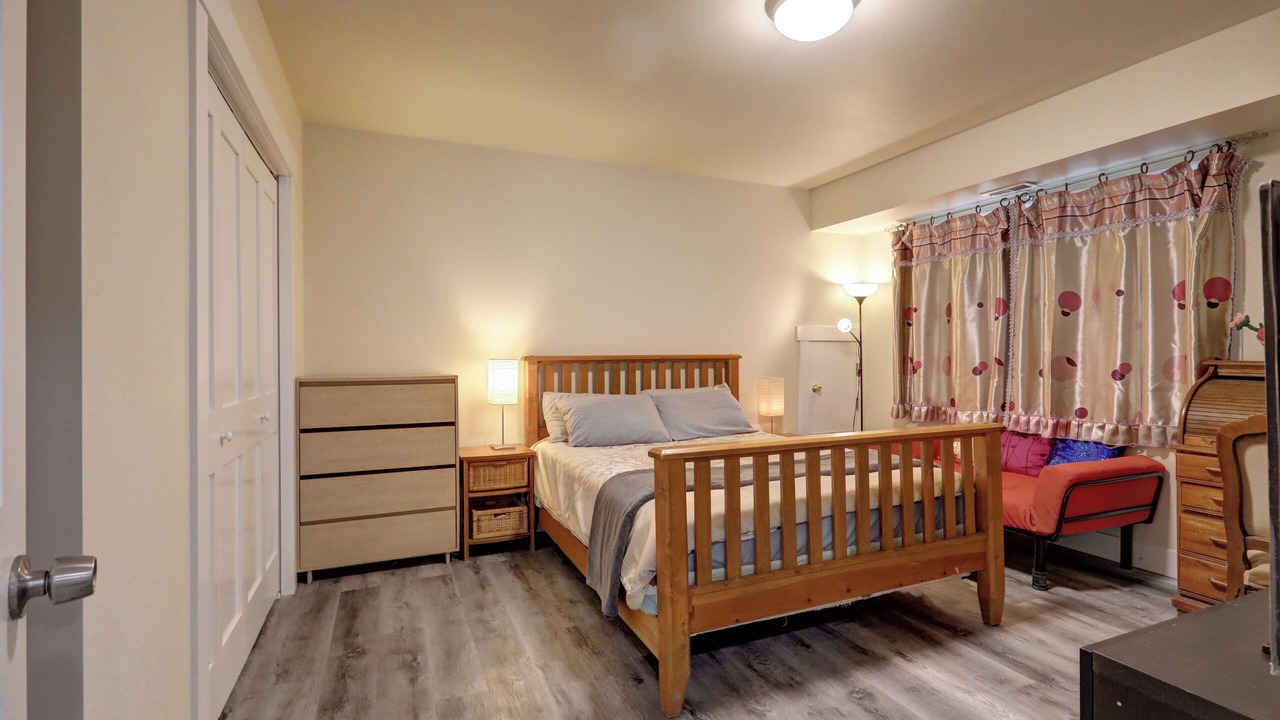 Photo of Bedroom in East Lake Hills