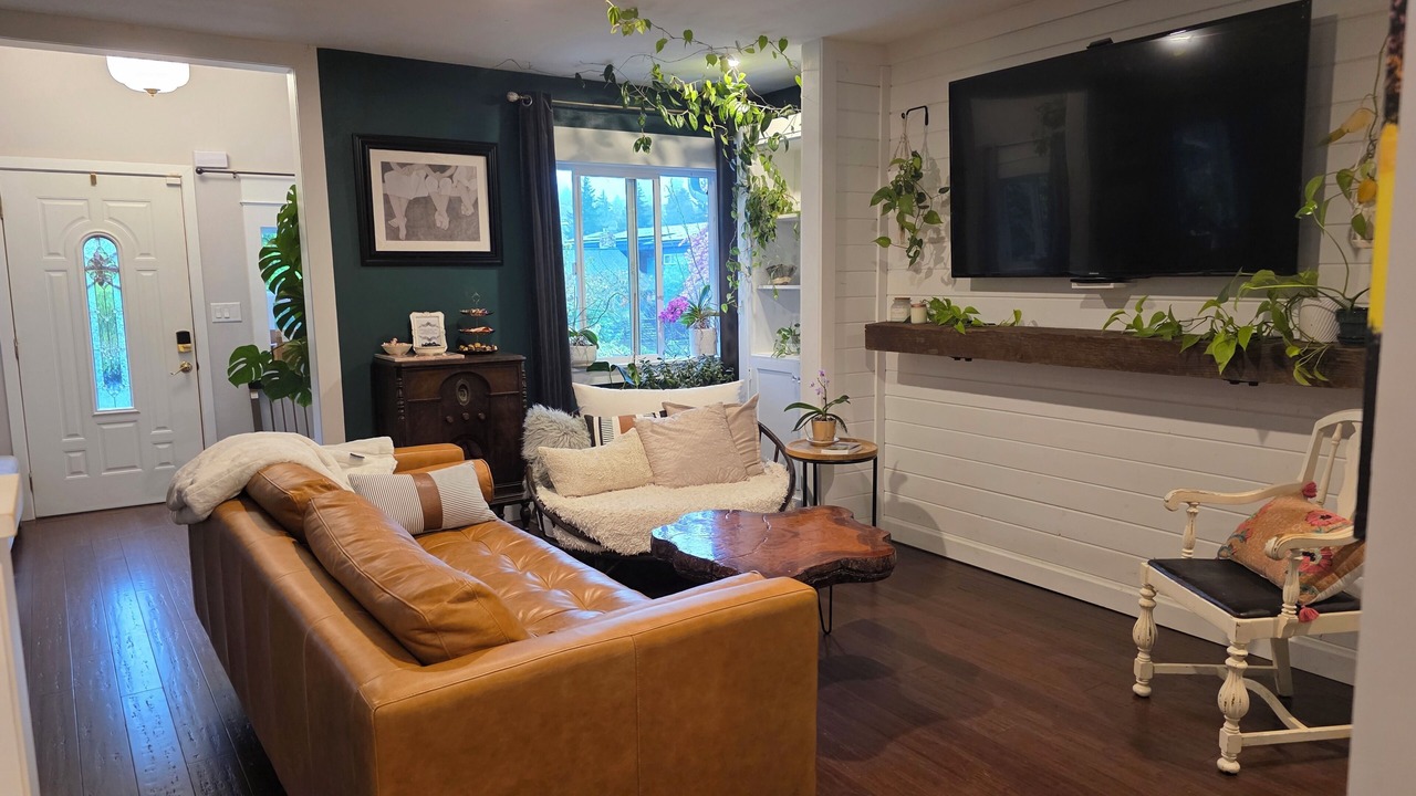 Photo of Livingroom in West Seattle Junction